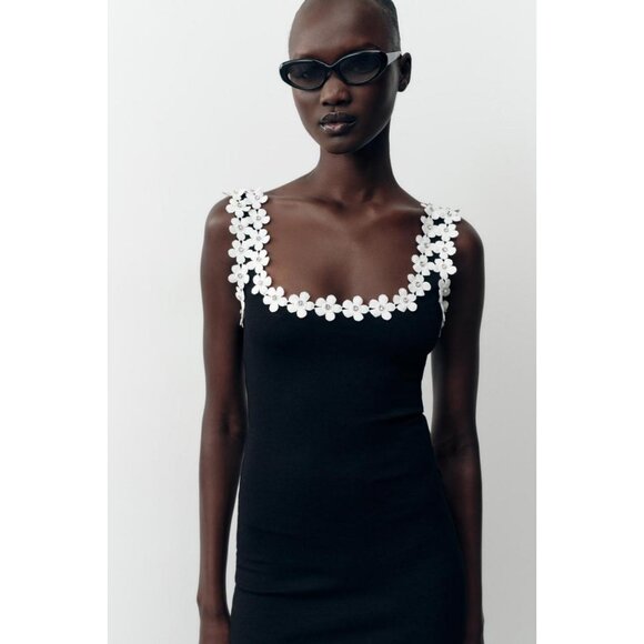 ZARA STRETCH DRESS WITH FLOWER HARDWARE - Picture 1 of 8